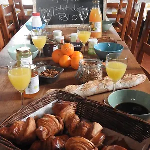 Domaine De Laverchère Couette-café